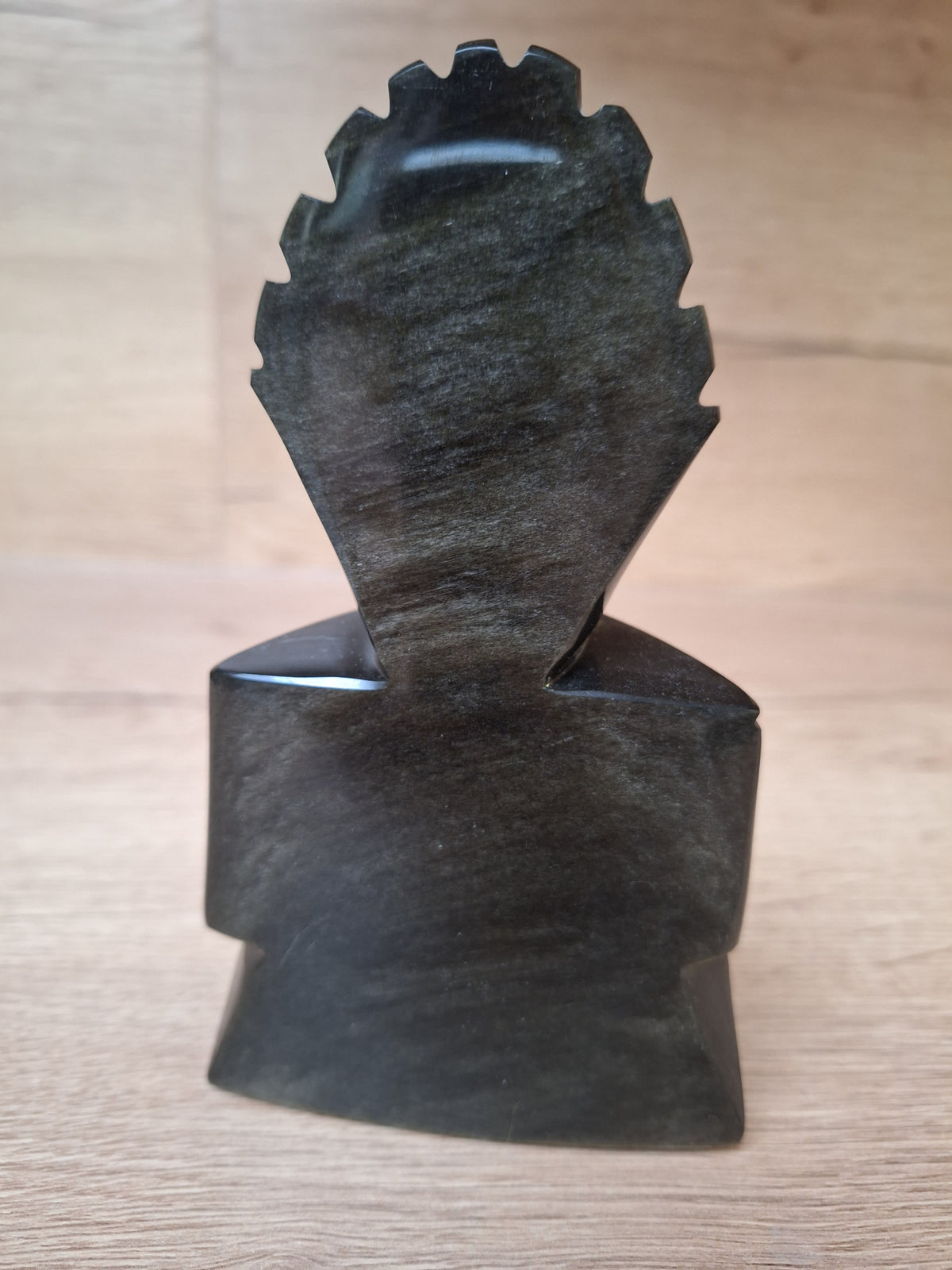 Guerrier mésoaméricain en obsidienne noire – Sculpture mexicaine 15,5 cm