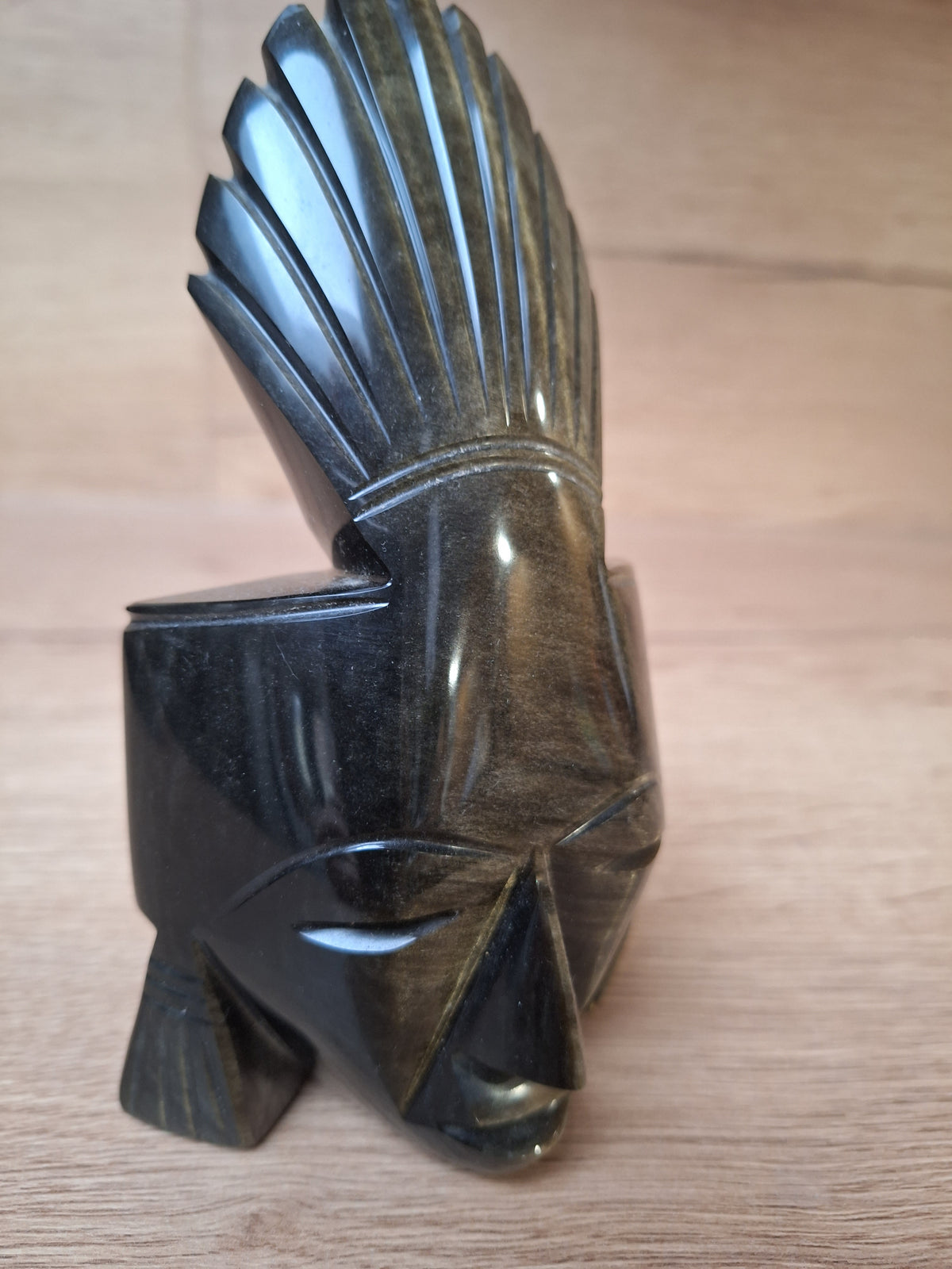 Guerrier mésoaméricain en obsidienne noire – Sculpture mexicaine 15,5 cm