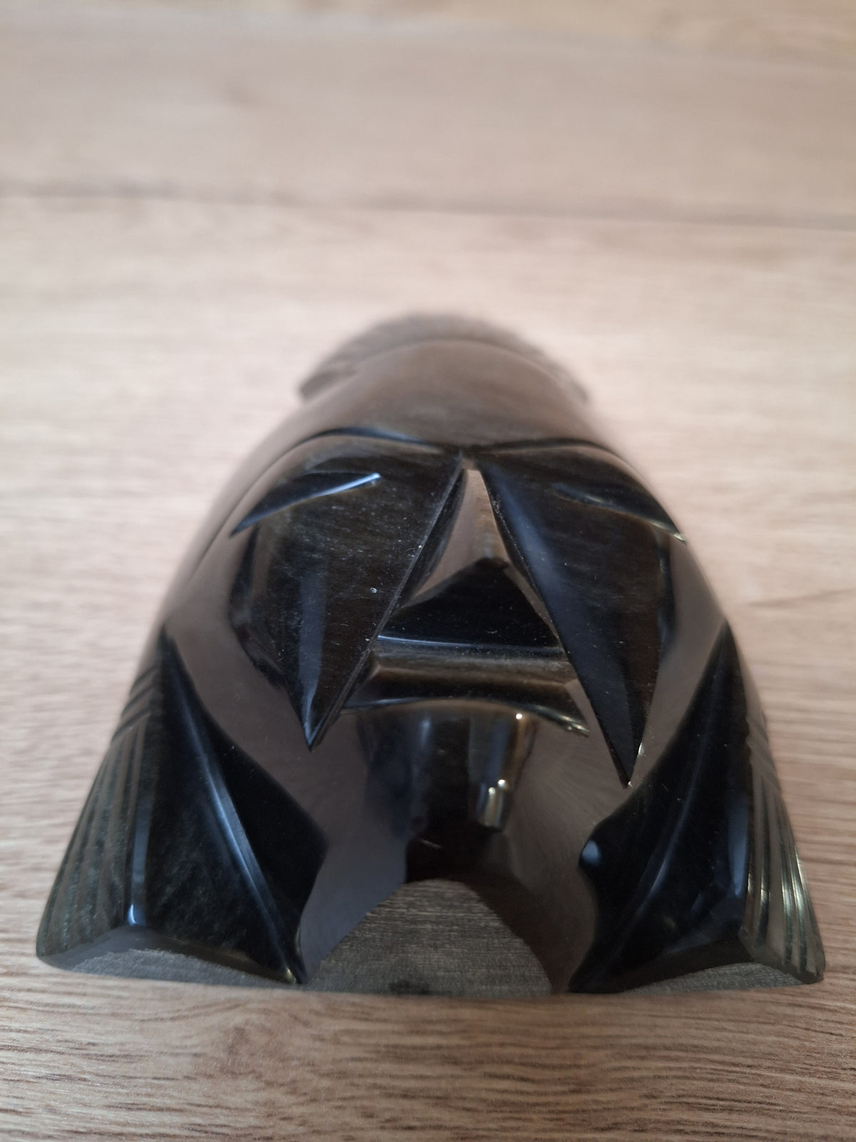 Guerrier mésoaméricain en obsidienne noire – Sculpture mexicaine 15,5 cm