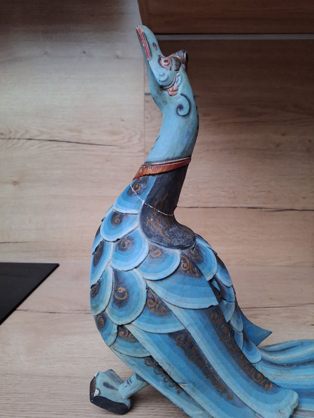Statue Paon Balinais Vintage en Bois Polychrome - Gardien de Temple Indonésien Sculpté Main - Art Folklorique d'Asie - 33cm