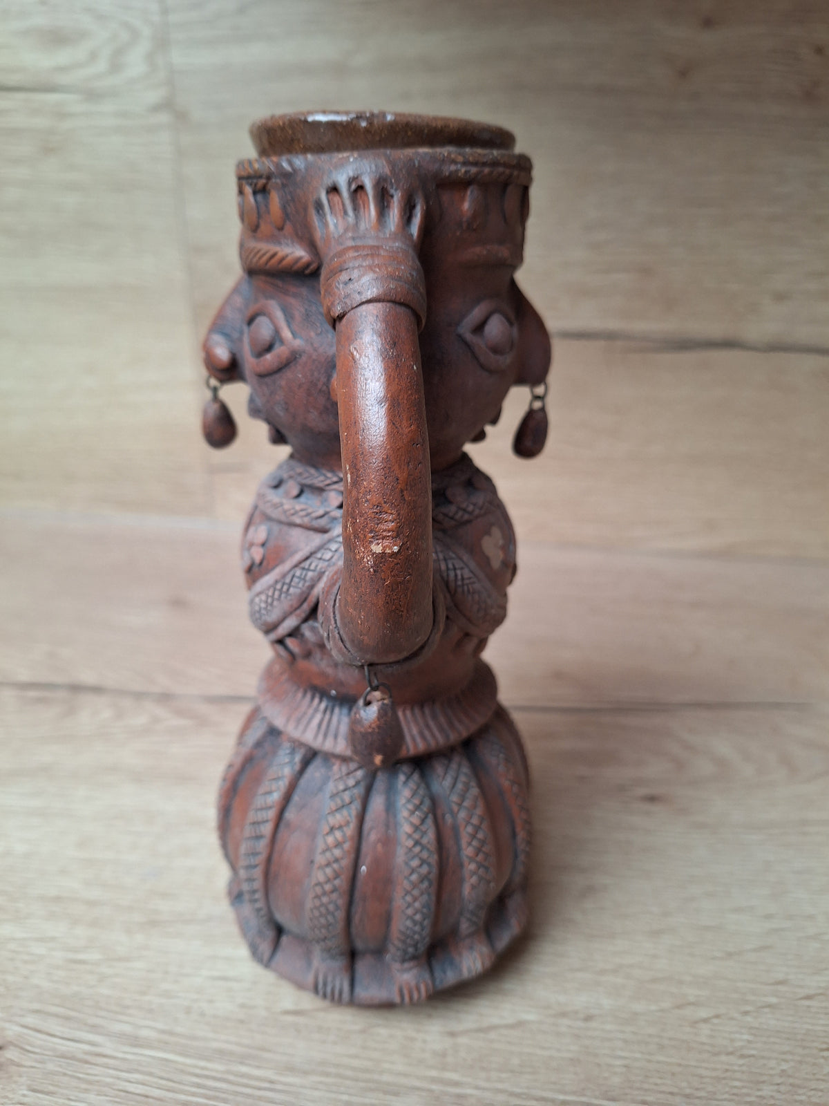 Statuette ancienne Inde Sadum – Femme en terre cuite artisanale – Andhra Pradesh – 32 cm