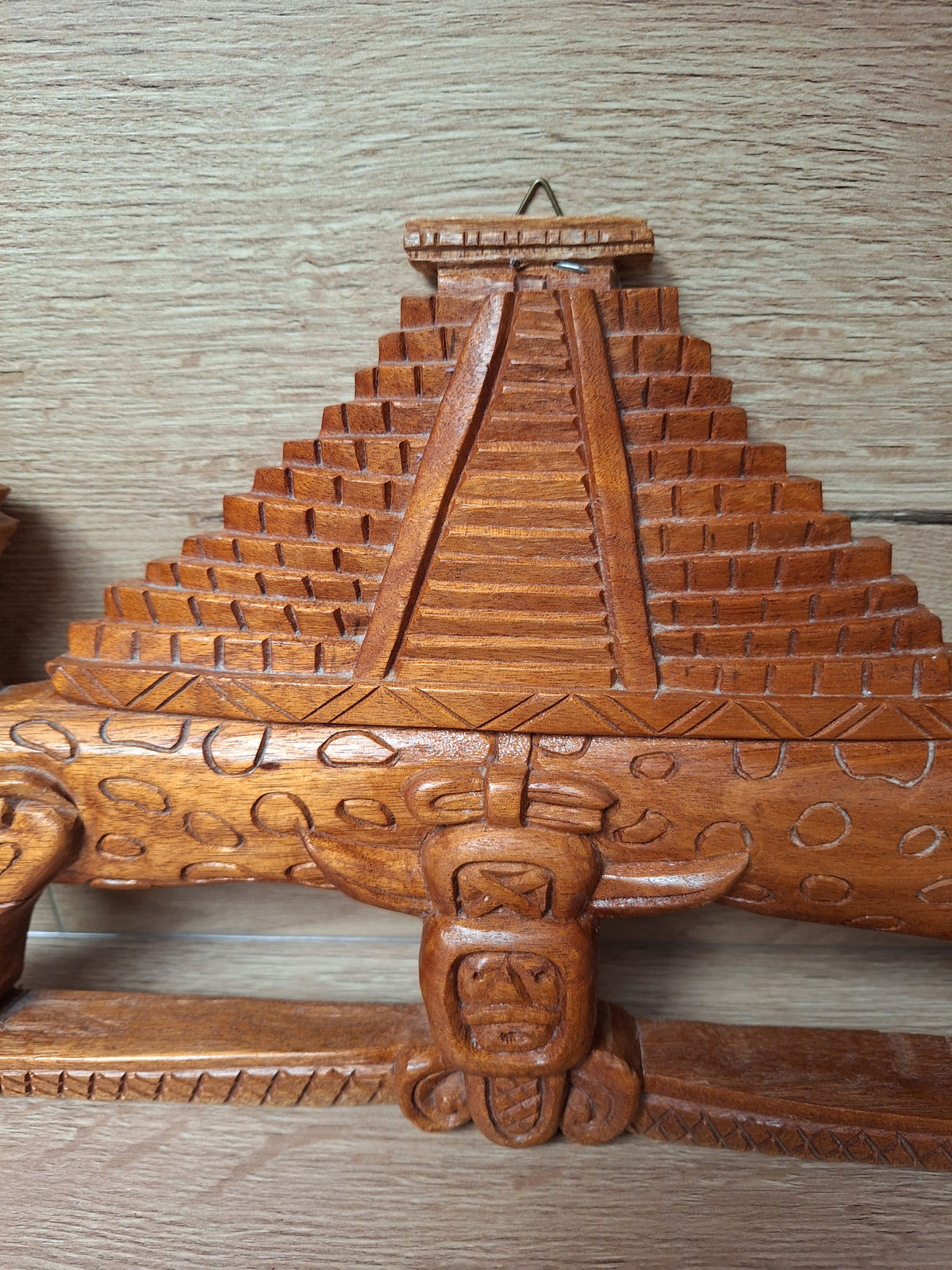 Sculpture Temple aux Jaguars – Bois sculpté – Art maya du Yucatán, Mexique – 42 cm