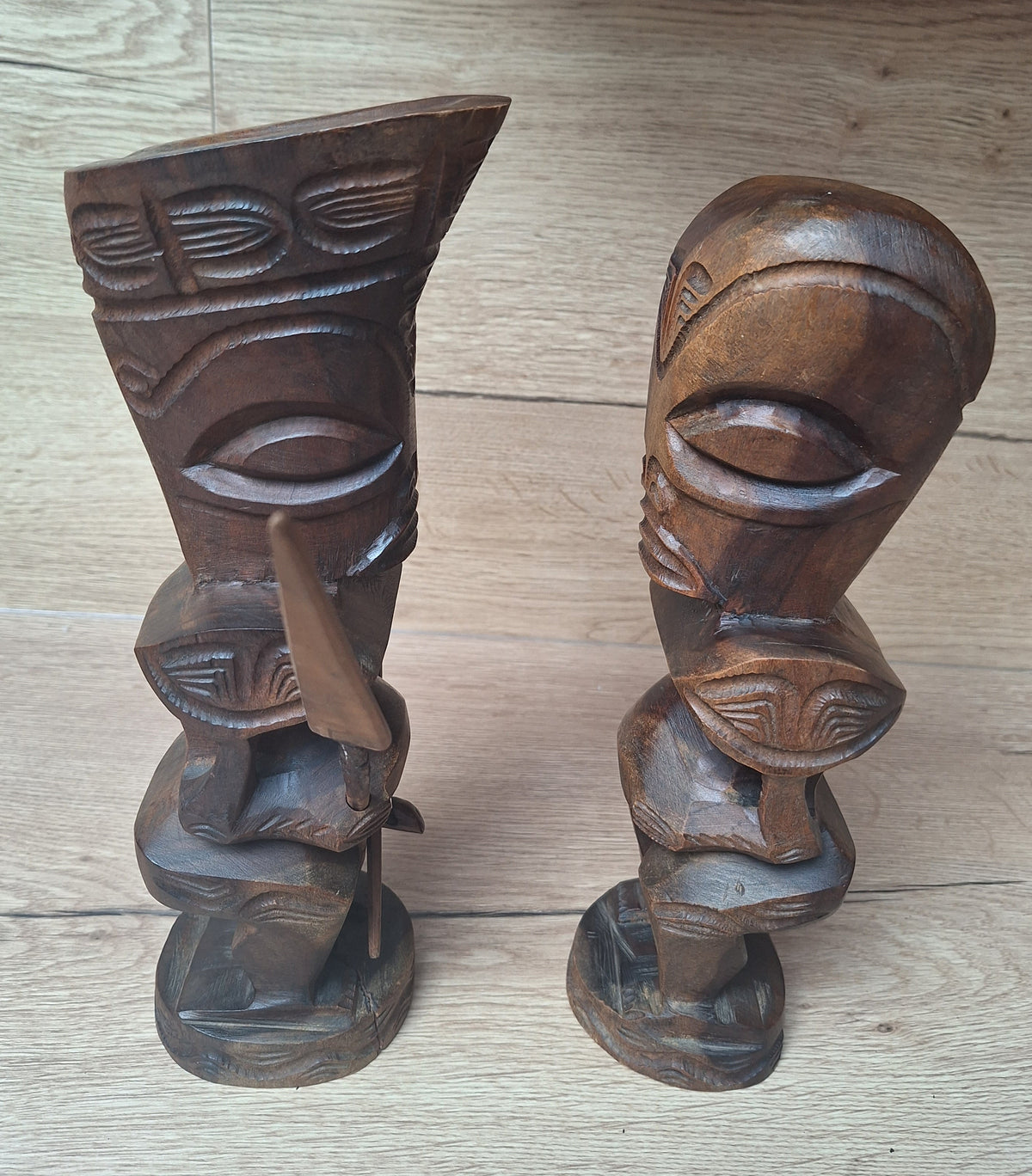 Couple de Tiki polynésiens en bois sculpté – Homme & Femme – Art des îles du Pacifique – 30 cm