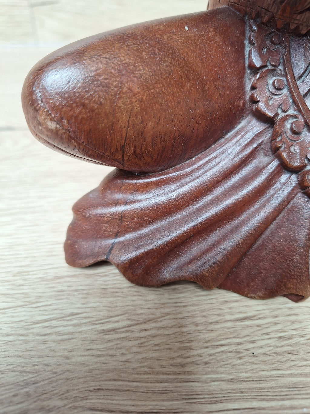Sculpture en bois d'une danseuse traditionnelle balinaise, Indonésie. Asie