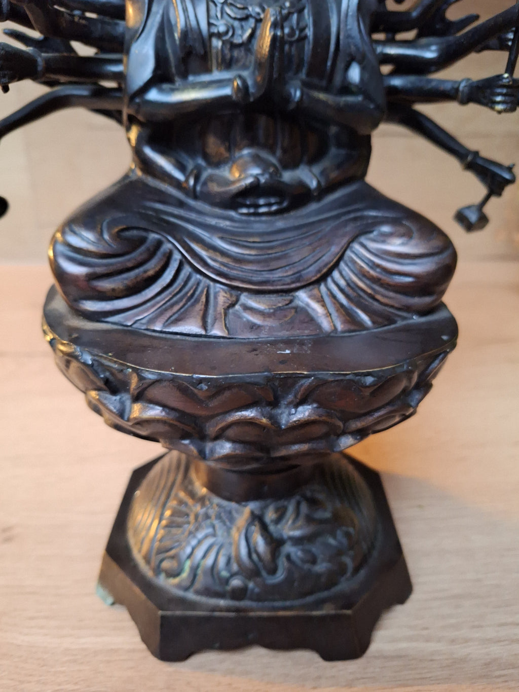 Cundī / Zhunti aux 18 bras – Grande statue bouddhique en bronze – Chine – 39 cm