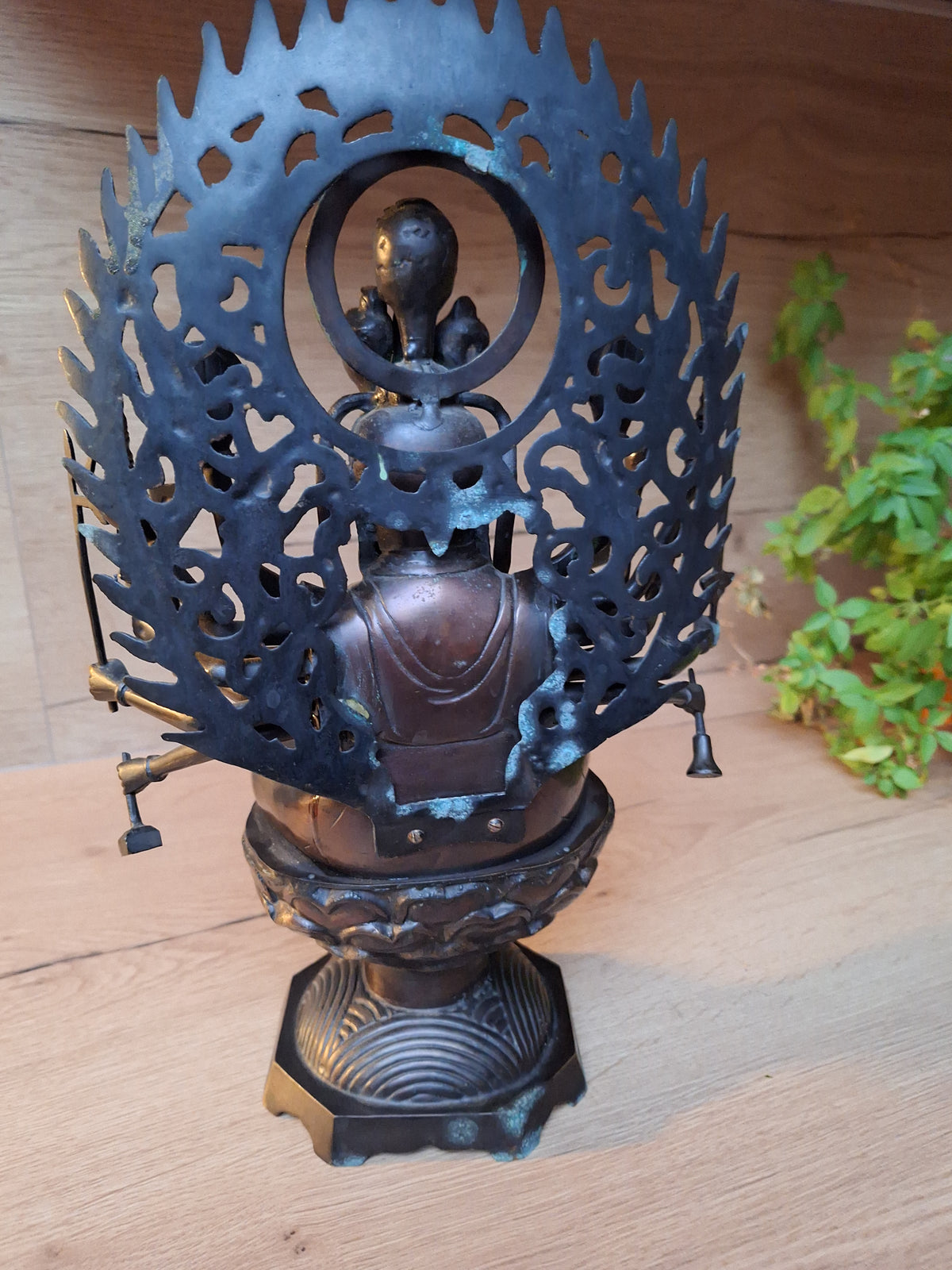 Cundī / Zhunti aux 18 bras – Grande statue bouddhique en bronze – Chine – 39 cm