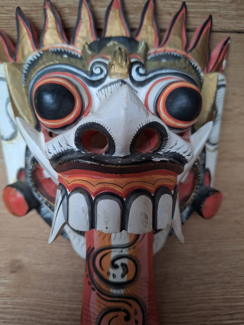 Masque en bois mural flamme feu rouge Bali Barong, Rangda Balinais, Indonésie.