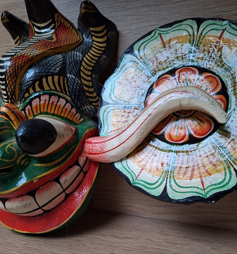 Grand masque Naga Raksha – Démon Cobra – Bois sculpté peint – Sri Lanka – 50 cm