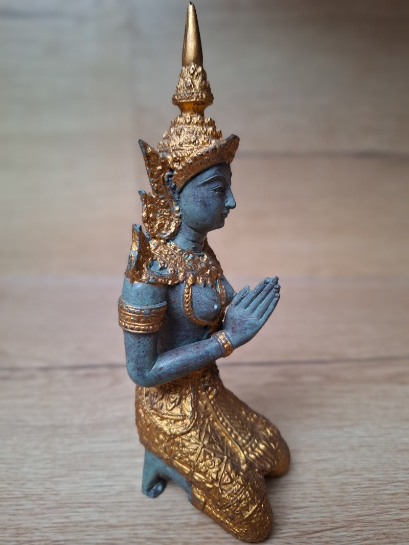 Theppanom thaïlandais agenouillé – Bronze doré et patiné – Thaïlande – 18 cm