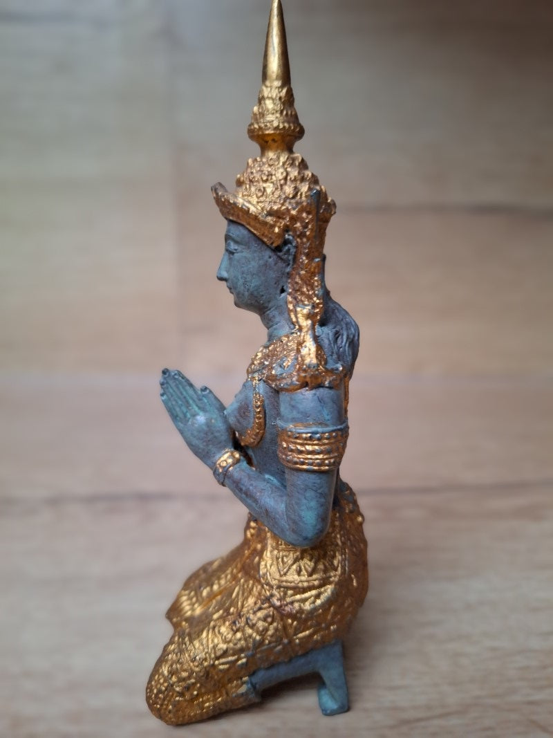 Theppanom thaïlandais agenouillé – Bronze doré et patiné – Thaïlande – 18 cm