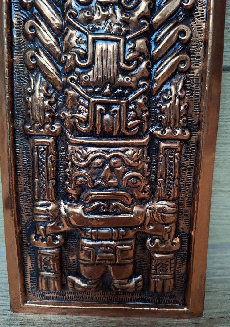 Plaque murale en cuivre repoussé – Viracocha, divinité créatrice des Andes – Pérou – 26 cm
