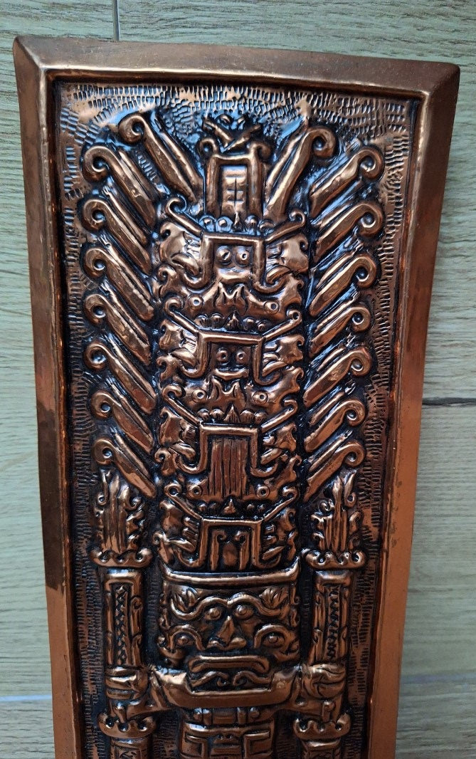 Plaque murale en cuivre repoussé – Viracocha, divinité créatrice des Andes – Pérou – 26 cm
