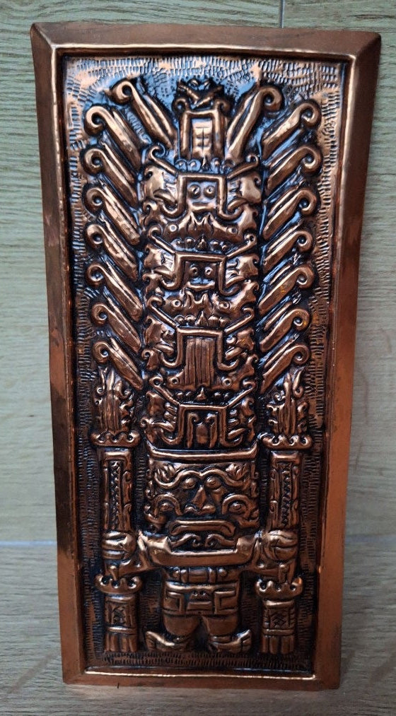 Plaque murale en cuivre repoussé – Viracocha, divinité créatrice des Andes – Pérou – 26 cm
