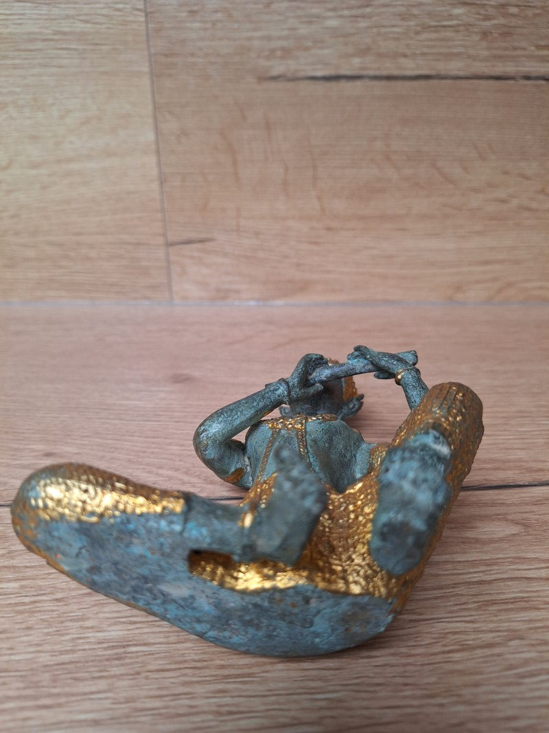 Musicien céleste thaïlandais à la flûte en bronze – Theppanom – Patine turquoise et dorée