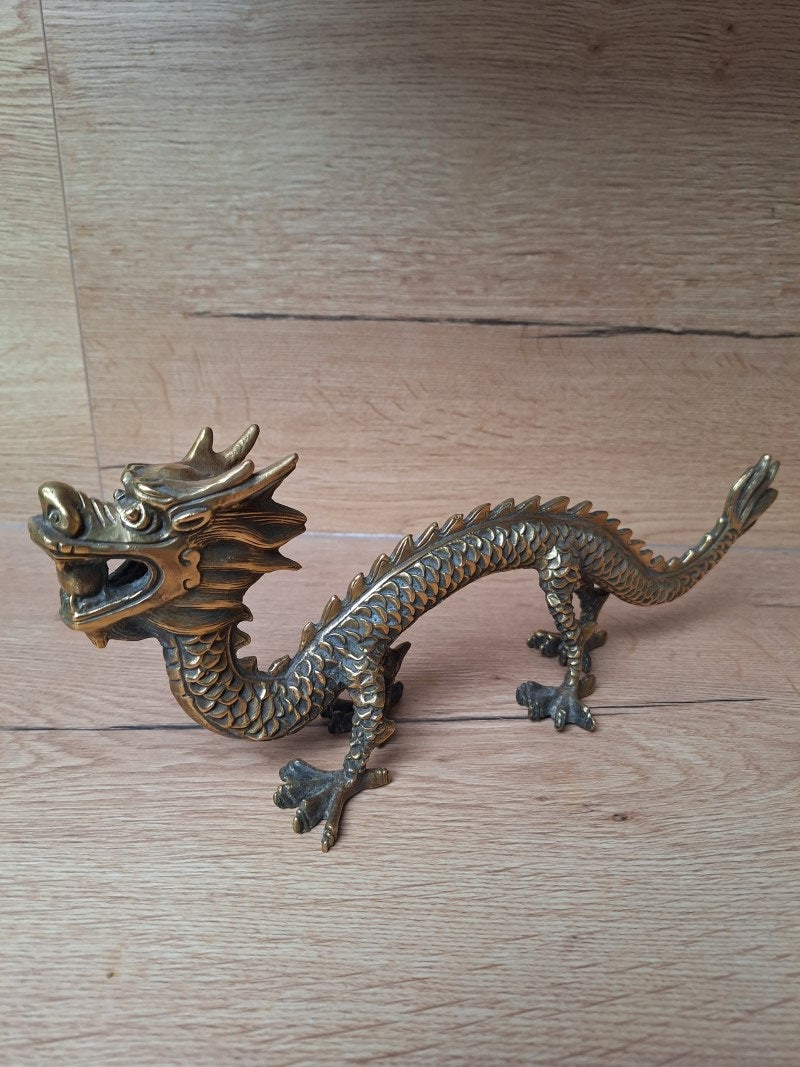 Sculpture Dragon du zodiaque chinois, animal porte-bonheur Feng Shui. Chine, Asie, Collection