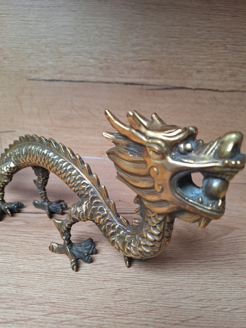 Sculpture Dragon du zodiaque chinois, animal porte-bonheur Feng Shui. Chine, Asie, Collection