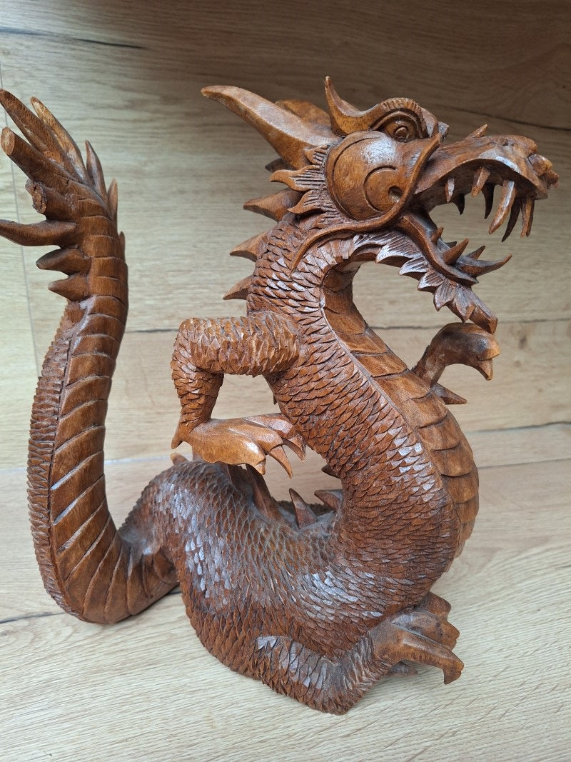 Sculpture artisanale en bois , Dragon Asiatique protecteur. Asie