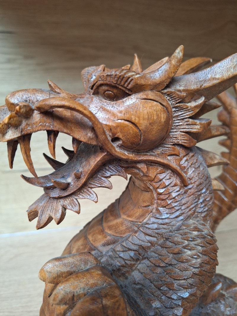 Sculpture artisanale en bois , Dragon Asiatique protecteur. Asie