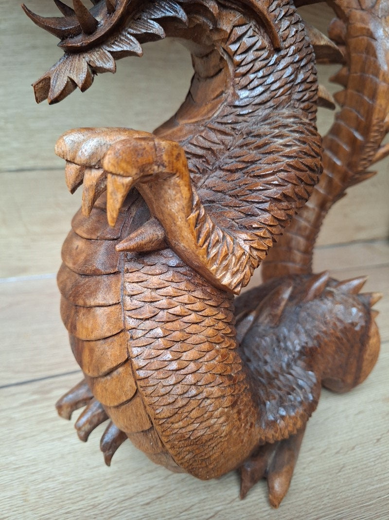 Sculpture artisanale en bois , Dragon Asiatique protecteur. Asie
