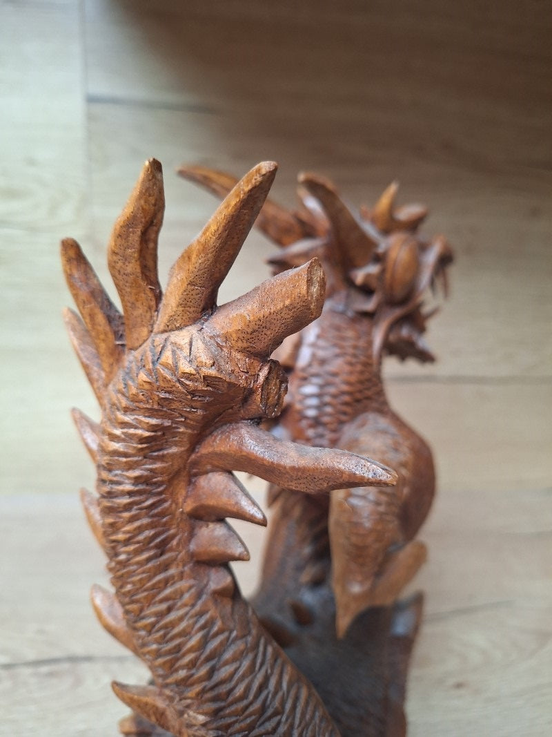 Sculpture artisanale en bois , Dragon Asiatique protecteur. Asie