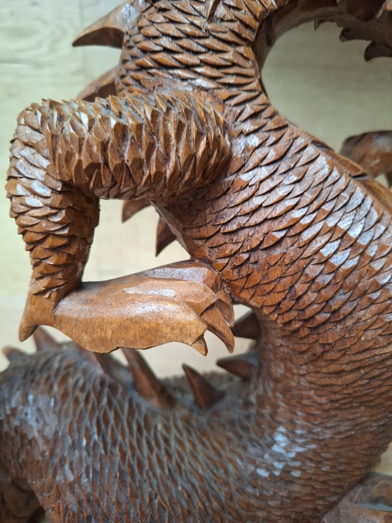 Sculpture artisanale en bois , Dragon Asiatique protecteur. Asie