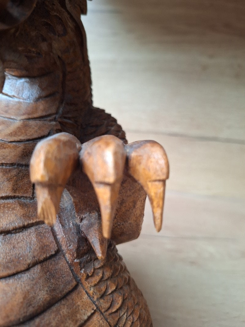 Sculpture artisanale en bois , Dragon Asiatique protecteur. Asie