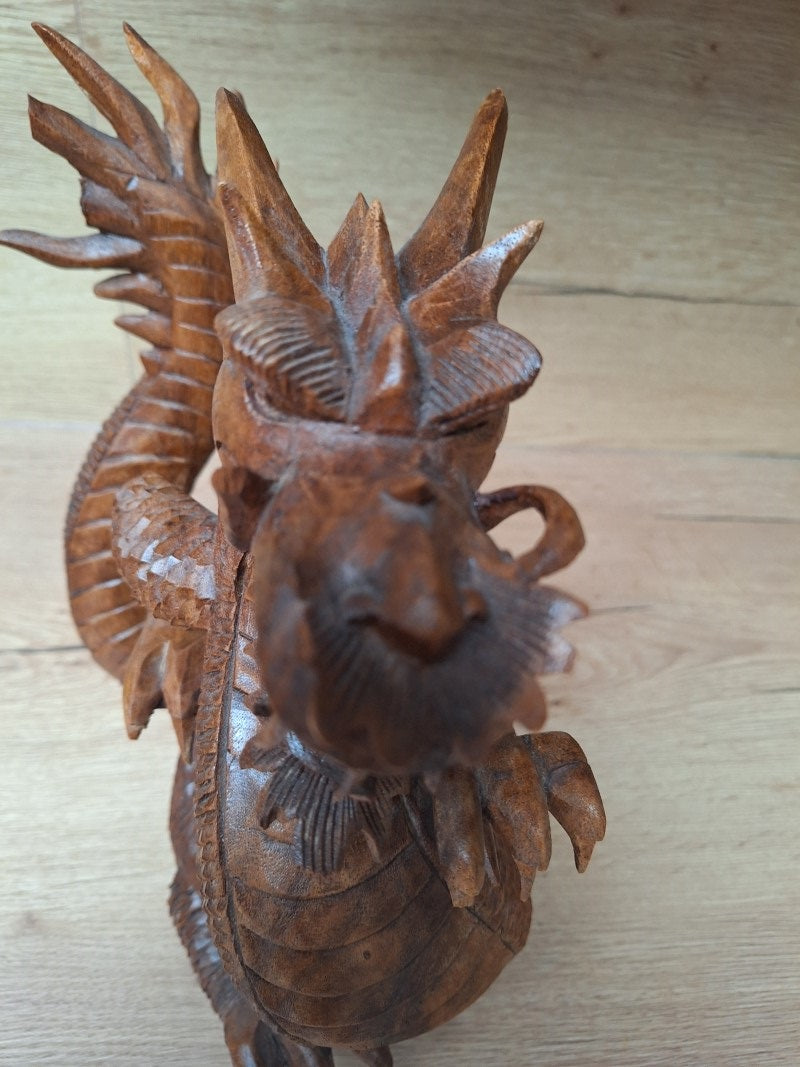 Sculpture artisanale en bois , Dragon Asiatique protecteur. Asie