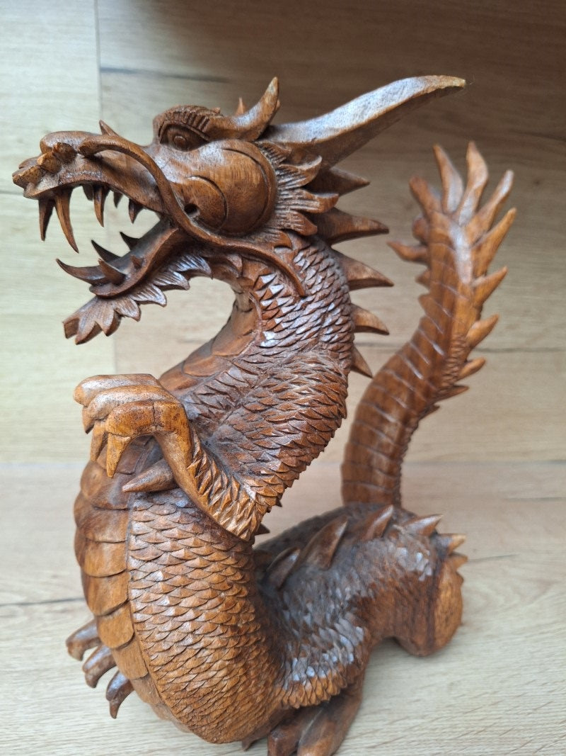 Sculpture artisanale en bois , Dragon Asiatique protecteur. Asie