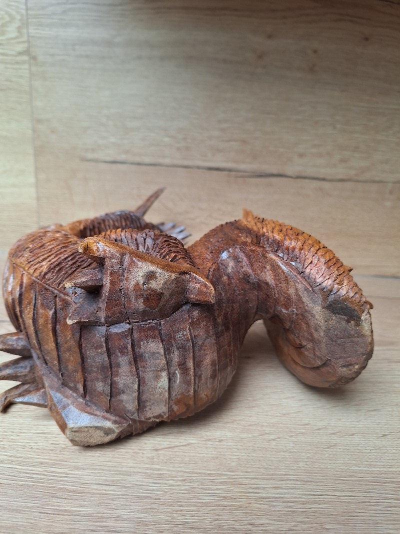 Sculpture artisanale en bois , Dragon Asiatique protecteur. Asie