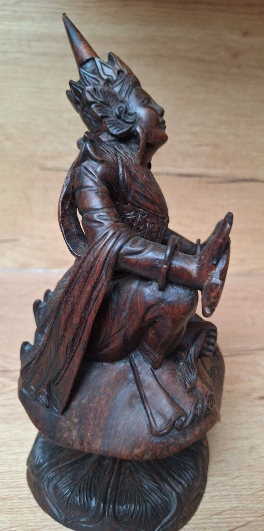Ancienne figure céleste en bois sculpté – Art birman – Asie