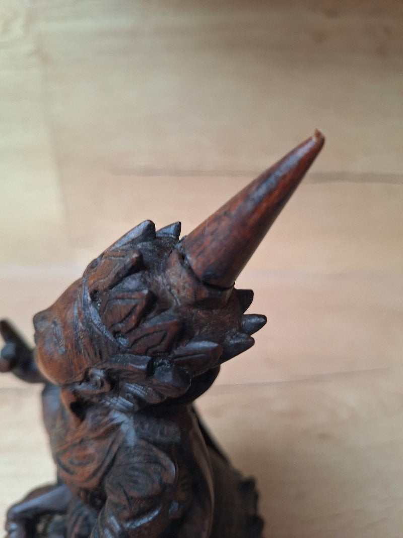 Ancienne figure céleste en bois sculpté – Art birman – Asie