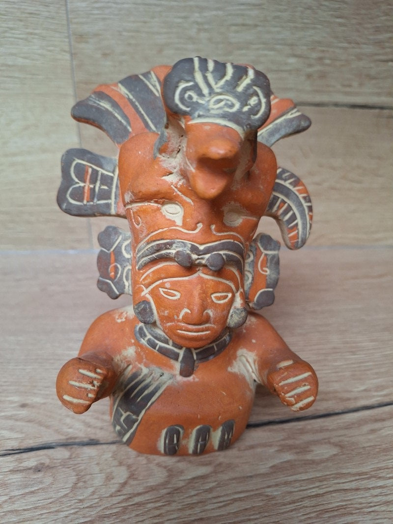 Statuette de chef guerrier – Art précolombien d’inspiration zapotèque – Terre cuite polychrome