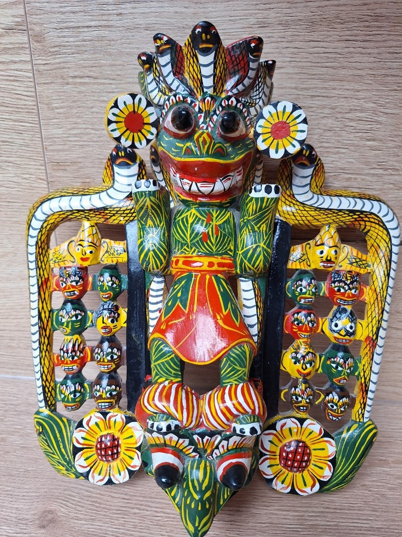 Masque Maha Kola – Les 18 Sanni – Sanni Yakuma – Art traditionnel du Sri Lanka