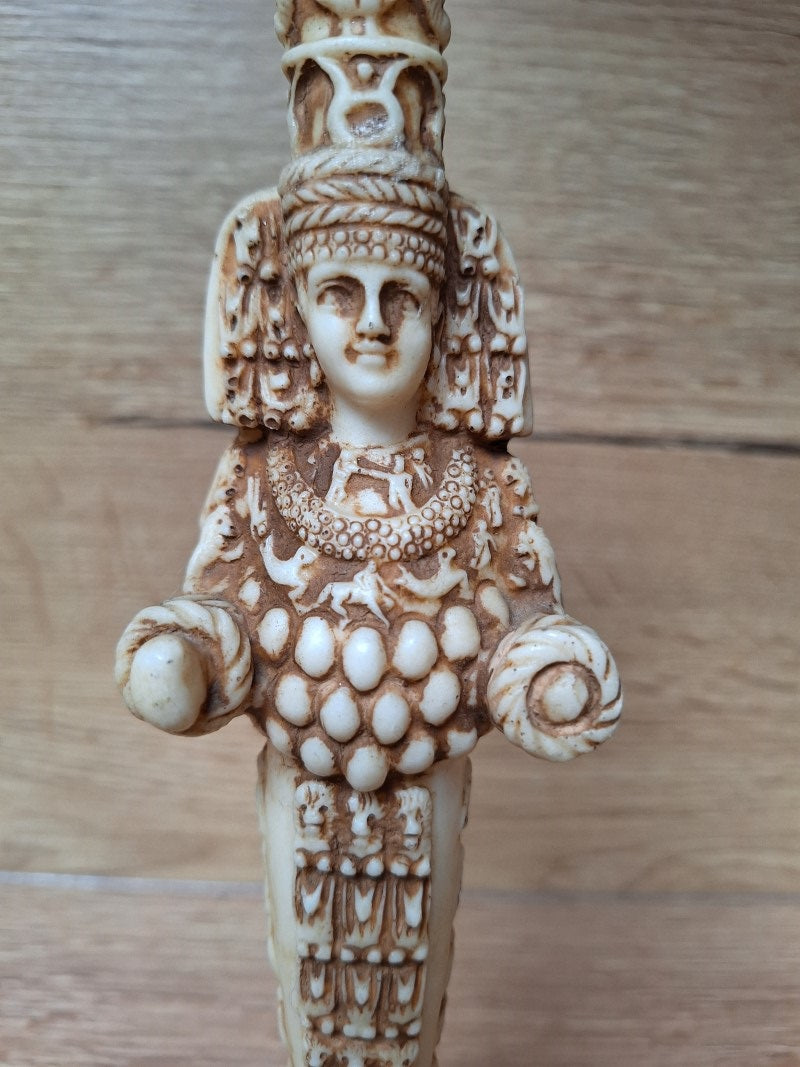 Figure de la déesse Artémis à Éphèse. Déesse de la fécondité,  Reproduction de sculpture Antique gréco-romaine – 22,5 cm