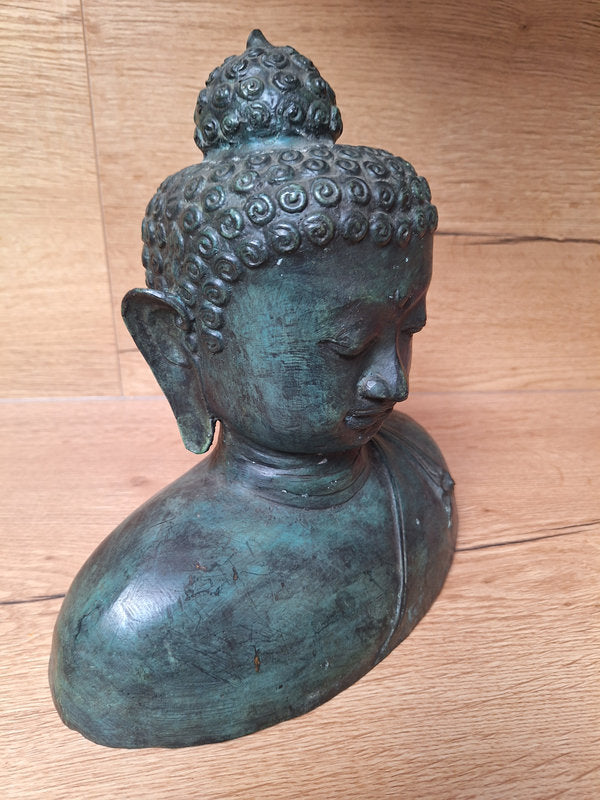 Buste de Bouddha thaïlandais en bronze – Patine verte ancienne - Art Asiatique du XXe Siècle - 28cm.