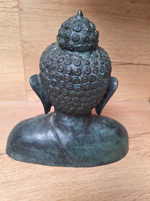 Buste de Bouddha thaïlandais en bronze – Patine verte ancienne - Art Asiatique du XXe Siècle - 28cm.