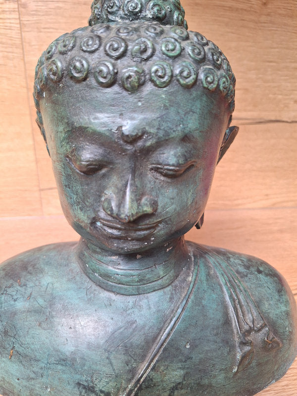 Buste de Bouddha thaïlandais en bronze – Patine verte ancienne - Art Asiatique du XXe Siècle - 28cm.