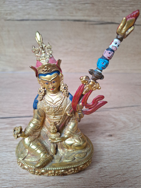 Statue en bronze de Padmasambhava, symbole de sagesse et d'illumination, Tibet.