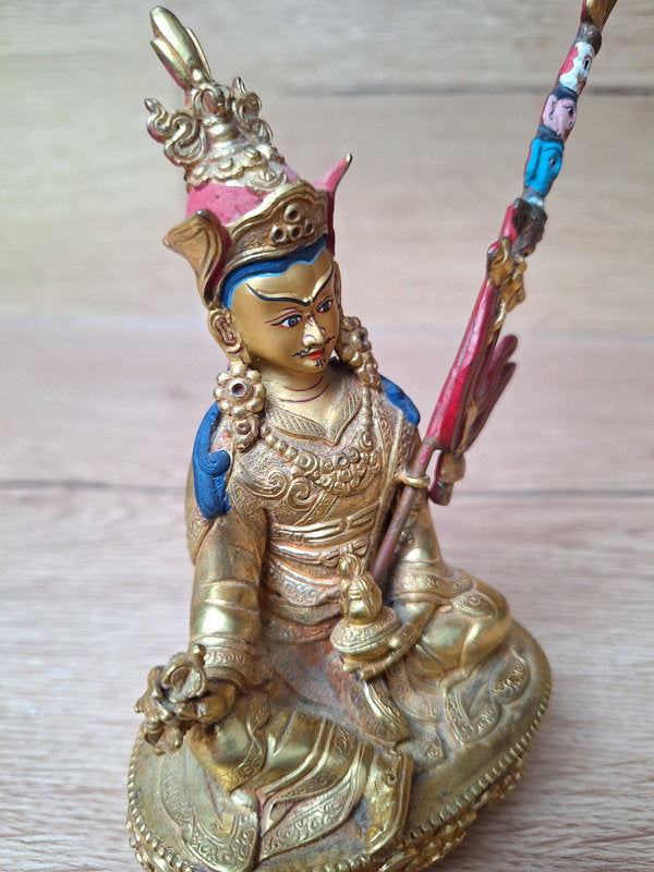Statue en bronze de Padmasambhava, symbole de sagesse et d'illumination, Tibet.