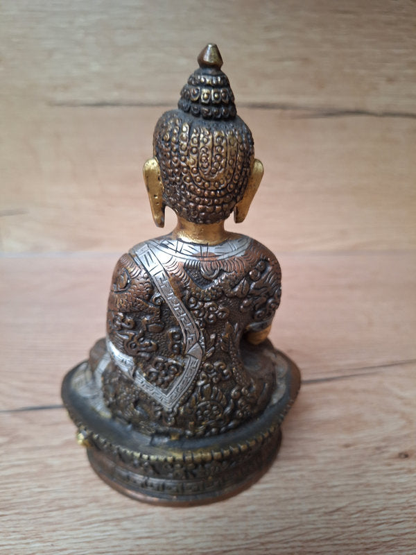 Ratnasambhava – Bouddha des Cinq Dhyani – Statue tibétaine en bronze/laiton – 17,5 cm