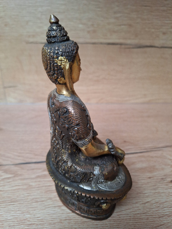 Ratnasambhava – Bouddha des Cinq Dhyani – Statue tibétaine en bronze/laiton – 17,5 cm