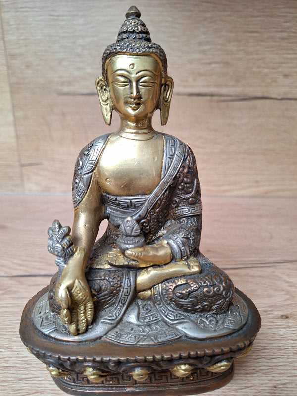 Ratnasambhava – Bouddha des Cinq Dhyani – Statue tibétaine en bronze/laiton – 17,5 cm