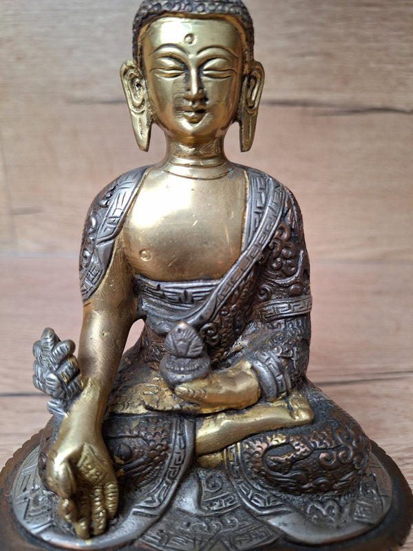 Ratnasambhava – Bouddha des Cinq Dhyani – Statue tibétaine en bronze/laiton – 17,5 cm