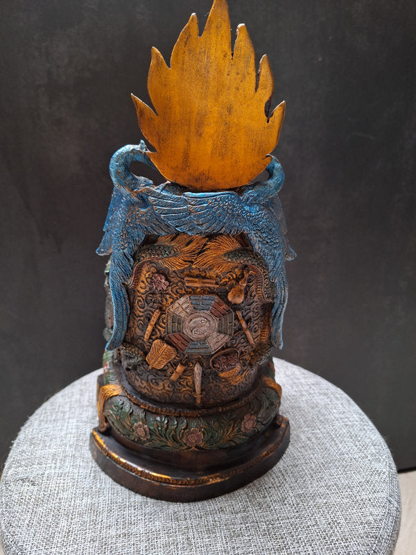 Grande statue ancienne en bronze peint – Bodhisattva bouddhiste sur trône de dragons, Chine, objet d’art 30 cm