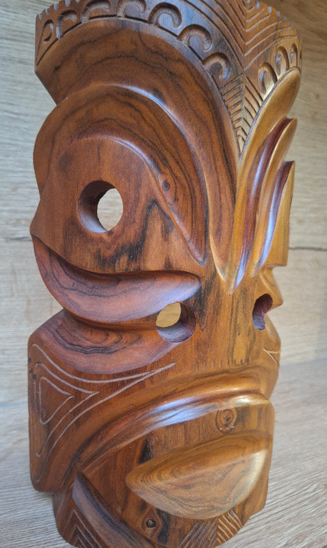 Masque Tiki en bois sculpté – Artisanat indonésien – Inspiration océanienne – 27 cm