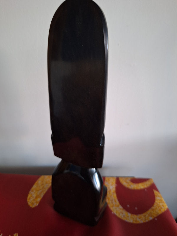 Sculpture en obsidienne – Dignitaire mésoaméricain – Mexique – 21,5 cm