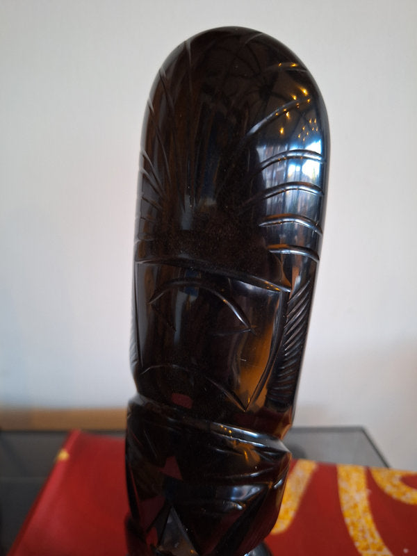 Sculpture en obsidienne – Dignitaire mésoaméricain – Mexique – 21,5 cm