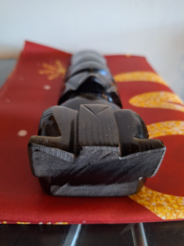 Sculpture en obsidienne – Dignitaire mésoaméricain – Mexique – 21,5 cm