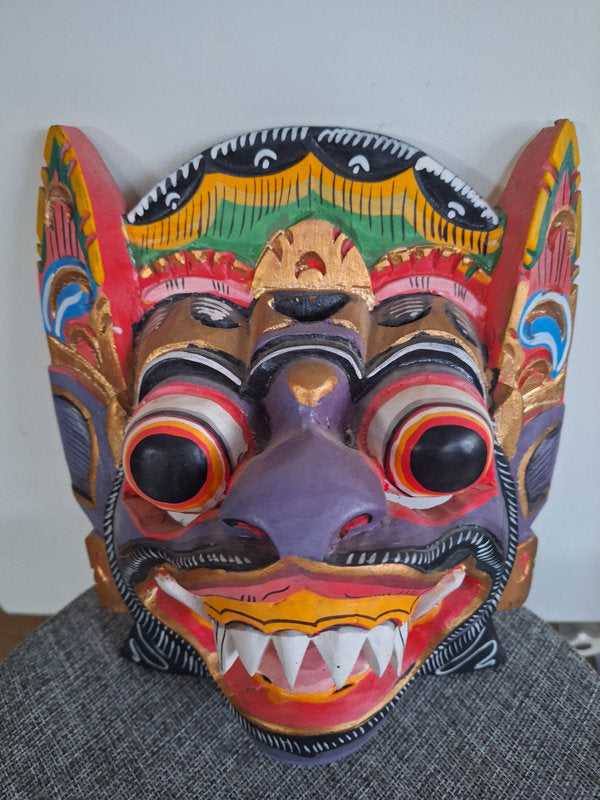 Masque Barong balinais en bois sculpté, Indonésie, Artisanat traditionnel sculpté à la main. Bali