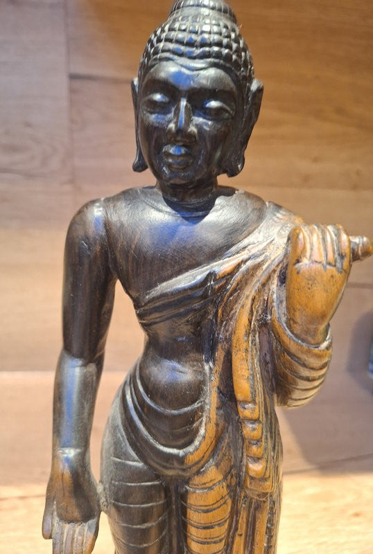 Grand Bouddha debout en bois massif sculpté – Statue Spirituelle Art d'Asie - 38cm